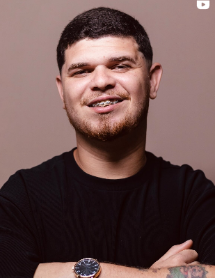 Barbeiro Venícius Ferrugem